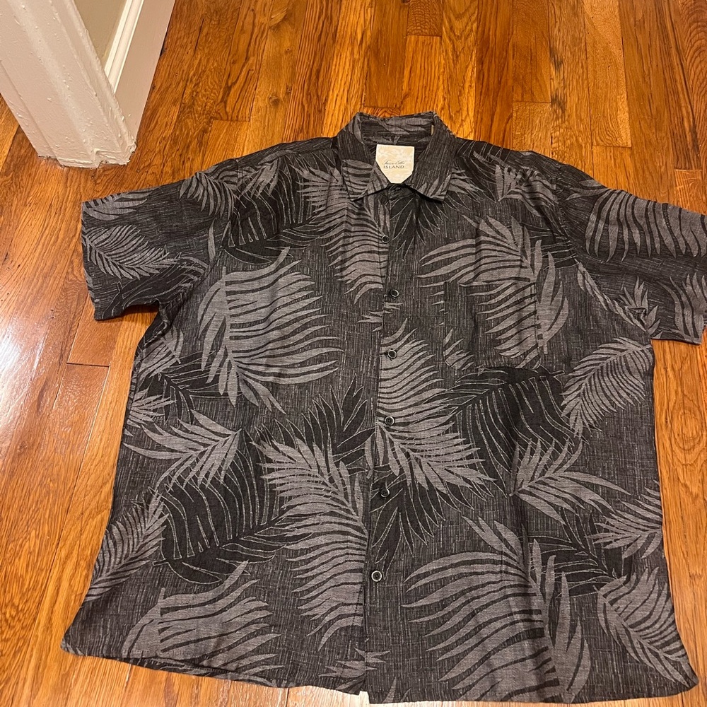 Tasso Elba Charcoal Leaf Pattern Shirt